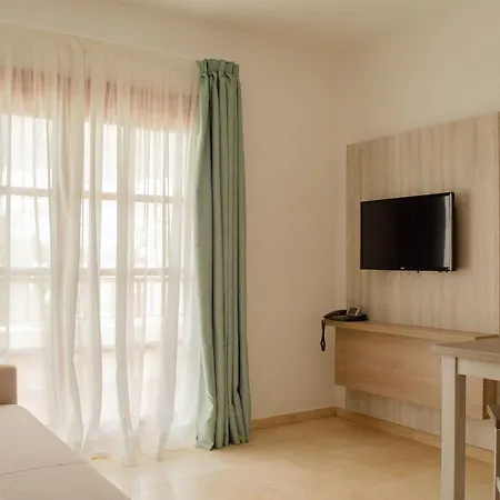 Klayman Olivina Lejlighedshotel 3*