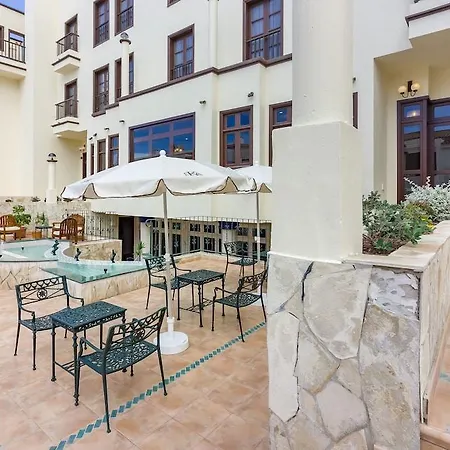 Klayman Olivina Lejlighedshotel 3*